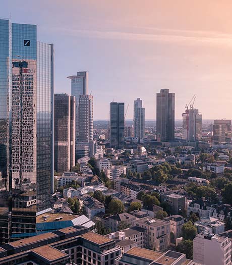 Skyline von Frankfurt bei Sonnenuntergang
