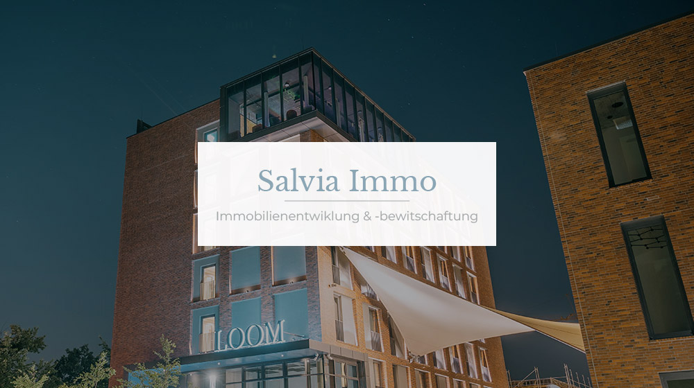 Aufnahme des Hotel Loom bei Nacht